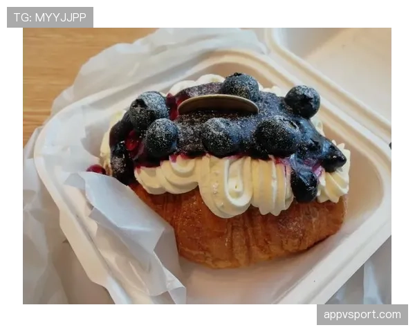 欧文家冰箱里只放椰子水和有机蓝莓，训练完喝的蛋白粉要空运新西兰